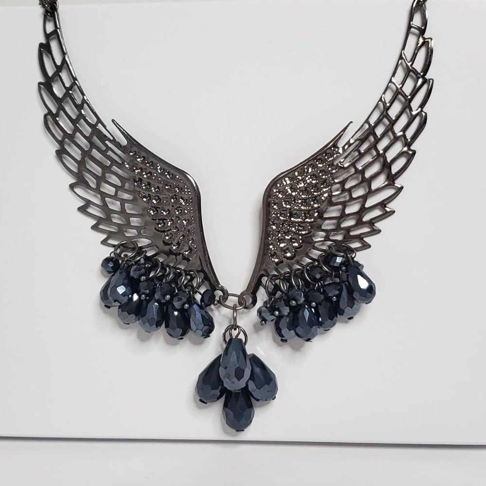 *LIKE NEW!* Angel Wing Collar Necklace